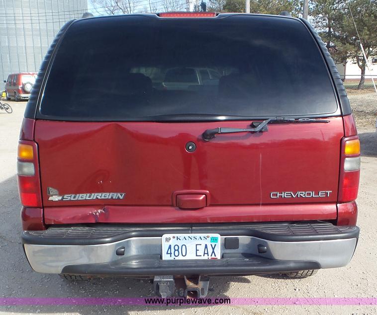 image for item K6882 2003 Chevrolet Suburban 1500 SUV