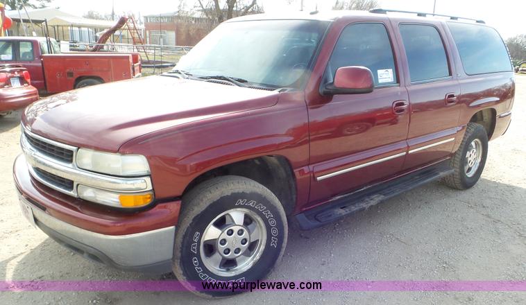 image for item K6882 2003 Chevrolet Suburban 1500 SUV
