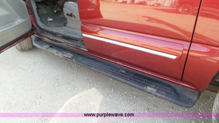 image for item K6882 2003 Chevrolet Suburban 1500 SUV