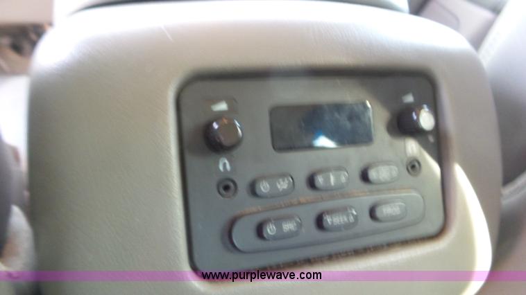 image for item K6882 2003 Chevrolet Suburban 1500 SUV