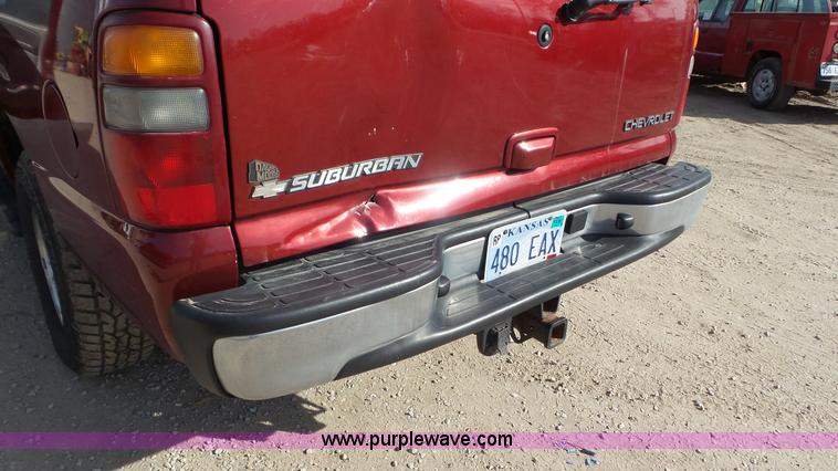 image for item K6882 2003 Chevrolet Suburban 1500 SUV