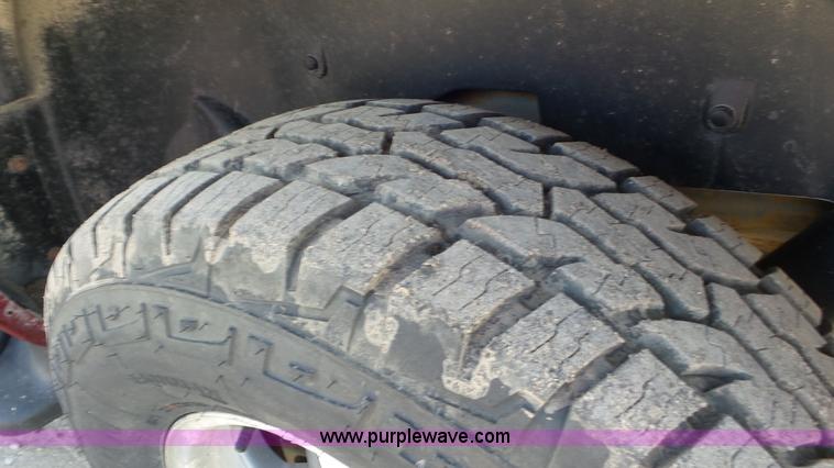 image for item K6882 2003 Chevrolet Suburban 1500 SUV