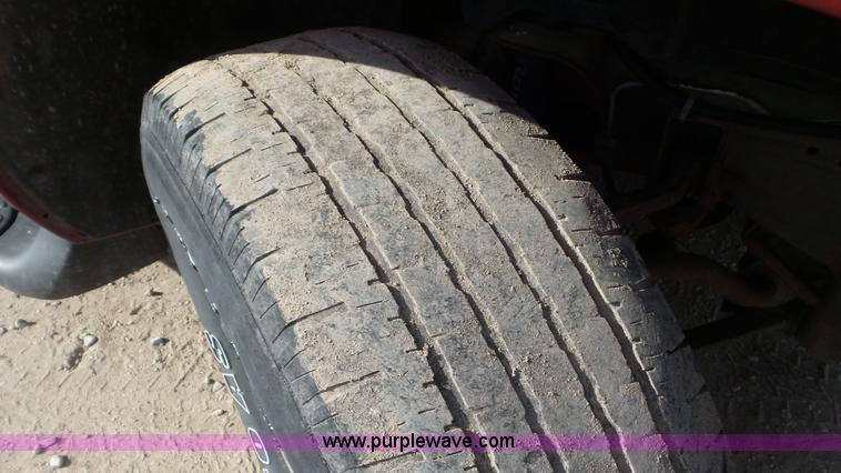 image for item K6882 2003 Chevrolet Suburban 1500 SUV