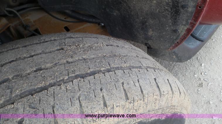 image for item K6882 2003 Chevrolet Suburban 1500 SUV