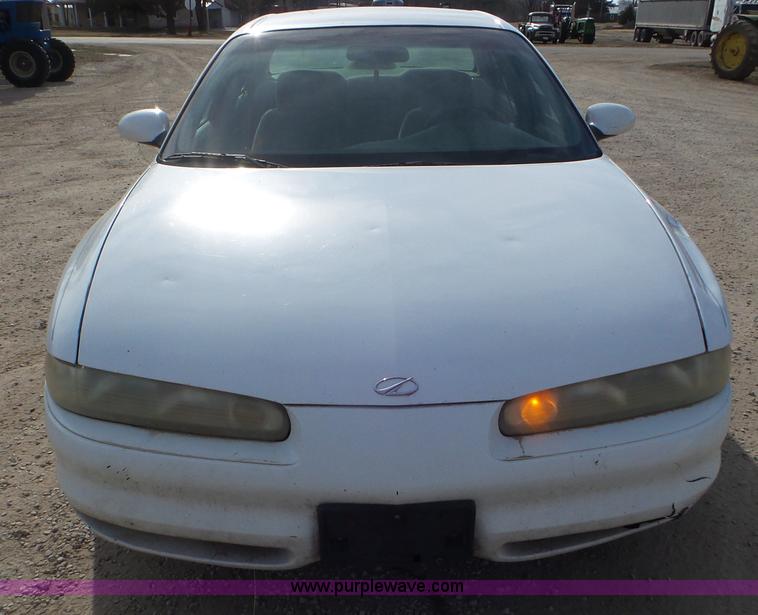 image for item K6883 2000 Oldsmobile Intrigue GL