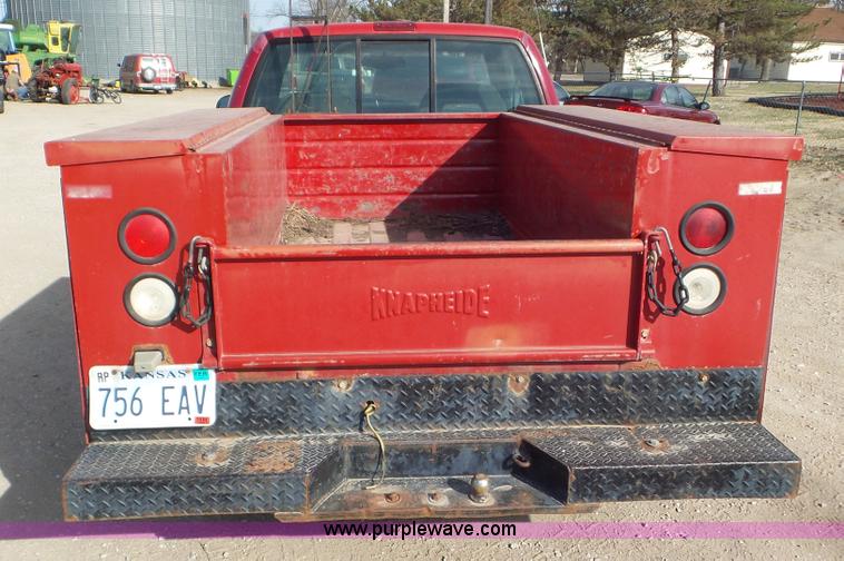 image for item K6884 1994 Chevrolet S10 Ext. Cab utility truck