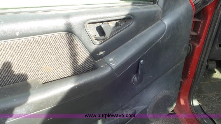 image for item K6884 1994 Chevrolet S10 Ext. Cab utility truck