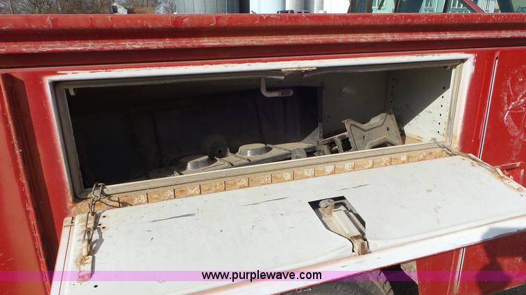 image for item K6884 1994 Chevrolet S10 Ext. Cab utility truck