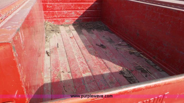 image for item K6884 1994 Chevrolet S10 Ext. Cab utility truck