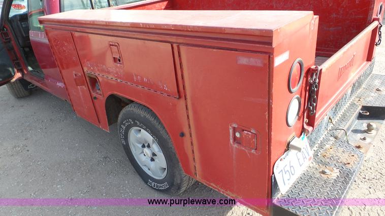 image for item K6884 1994 Chevrolet S10 Ext. Cab utility truck