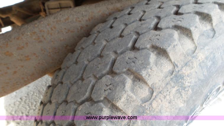 image for item K6884 1994 Chevrolet S10 Ext. Cab utility truck