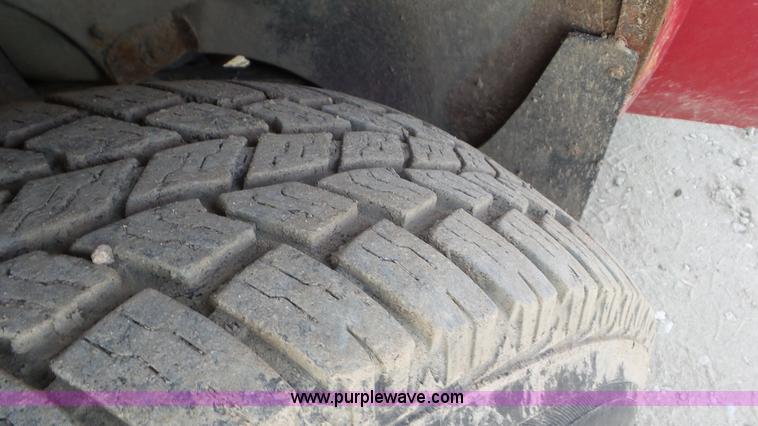 image for item K6884 1994 Chevrolet S10 Ext. Cab utility truck