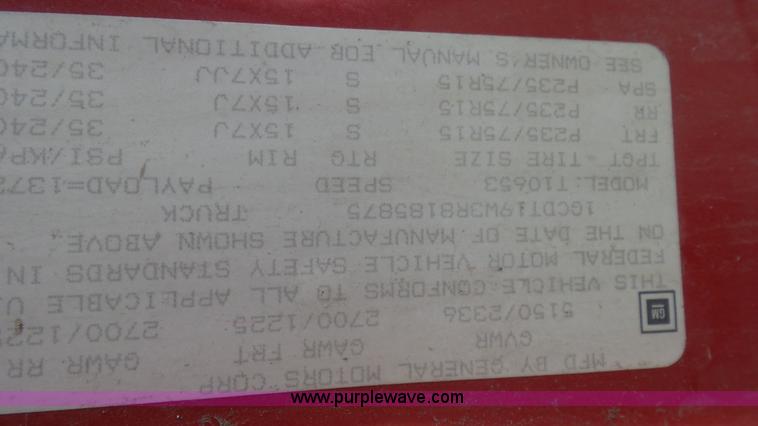 image for item K6884 1994 Chevrolet S10 Ext. Cab utility truck