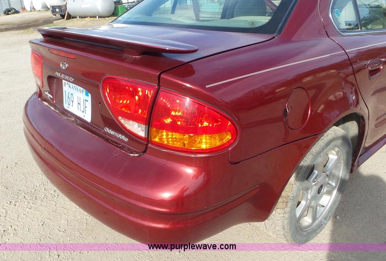 image for item K6885 2001 Oldsmobile Alero GLS