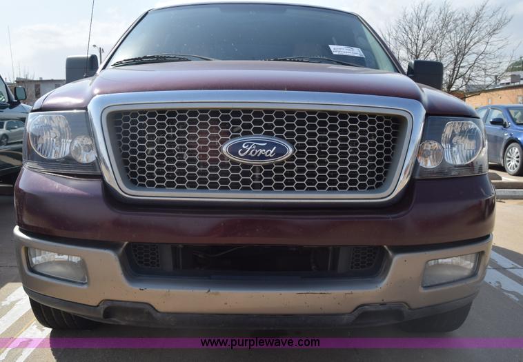 image for item K8524 2004 Ford F150 SuperCrew pickup truck