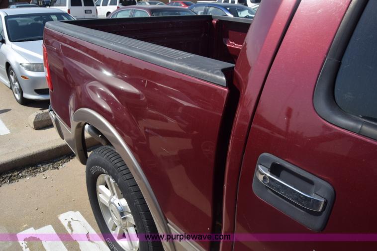 image for item K8524 2004 Ford F150 SuperCrew pickup truck