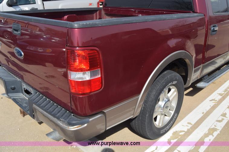 image for item K8524 2004 Ford F150 SuperCrew pickup truck