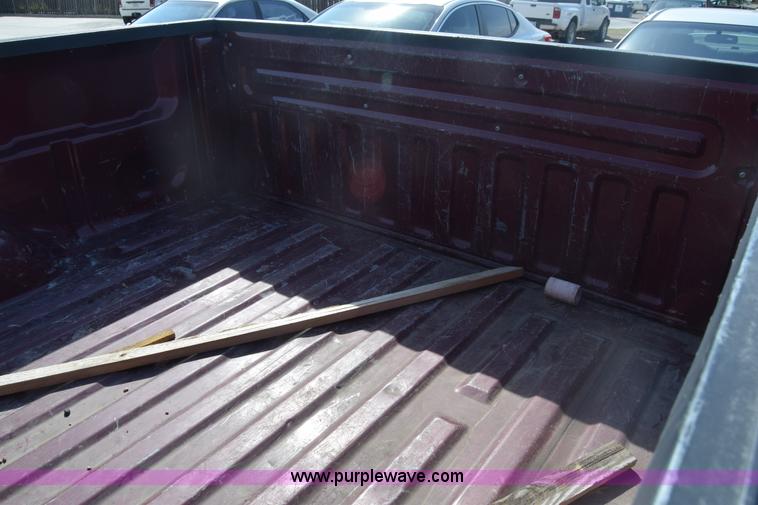 image for item K8524 2004 Ford F150 SuperCrew pickup truck