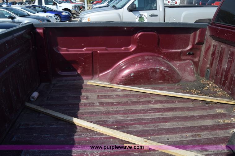 image for item K8524 2004 Ford F150 SuperCrew pickup truck