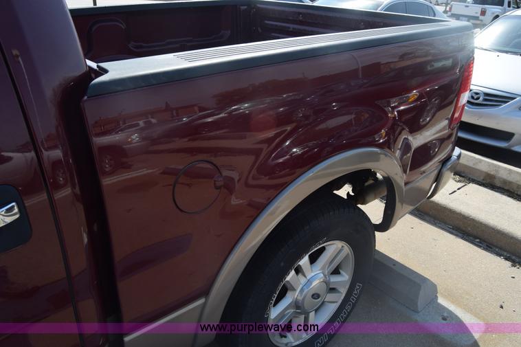 image for item K8524 2004 Ford F150 SuperCrew pickup truck