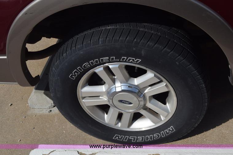 image for item K8524 2004 Ford F150 SuperCrew pickup truck