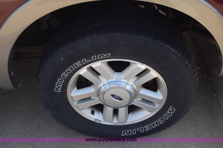 image for item K8524 2004 Ford F150 SuperCrew pickup truck