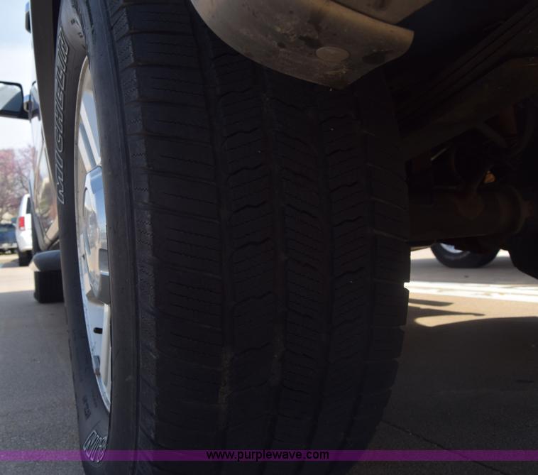 image for item K8524 2004 Ford F150 SuperCrew pickup truck