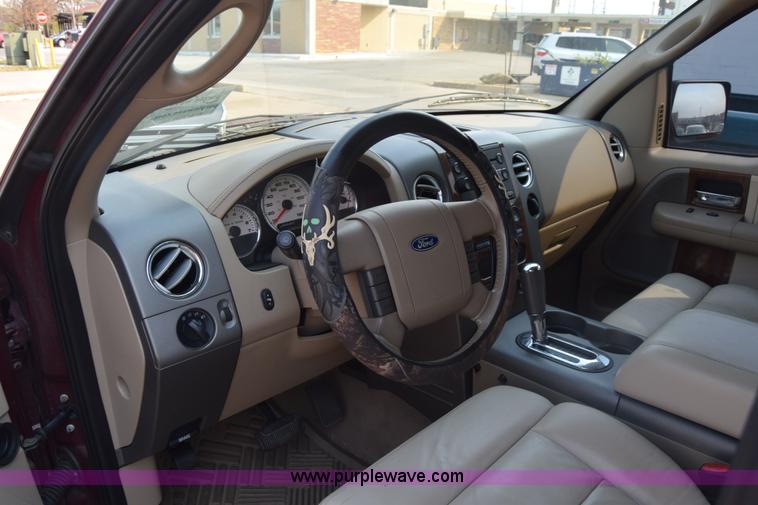 image for item K8524 2004 Ford F150 SuperCrew pickup truck