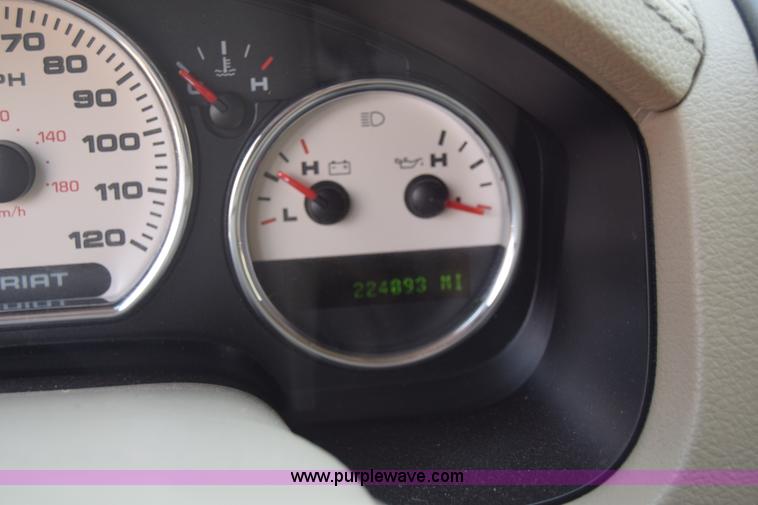 image for item K8524 2004 Ford F150 SuperCrew pickup truck