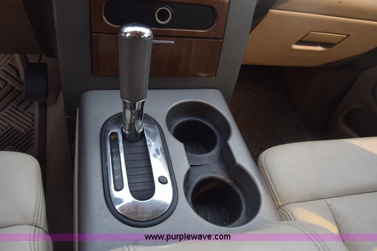 image for item K8524 2004 Ford F150 SuperCrew pickup truck