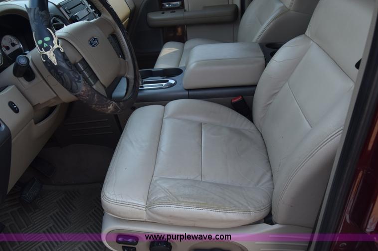 image for item K8524 2004 Ford F150 SuperCrew pickup truck