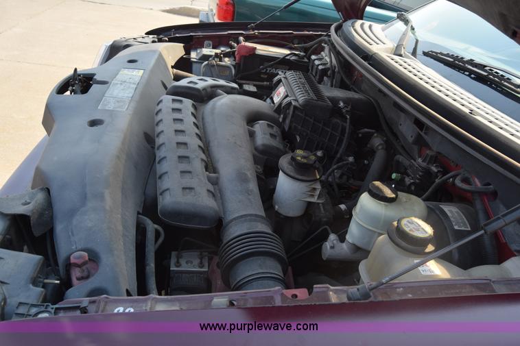 image for item K8524 2004 Ford F150 SuperCrew pickup truck