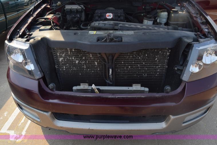 image for item K8524 2004 Ford F150 SuperCrew pickup truck