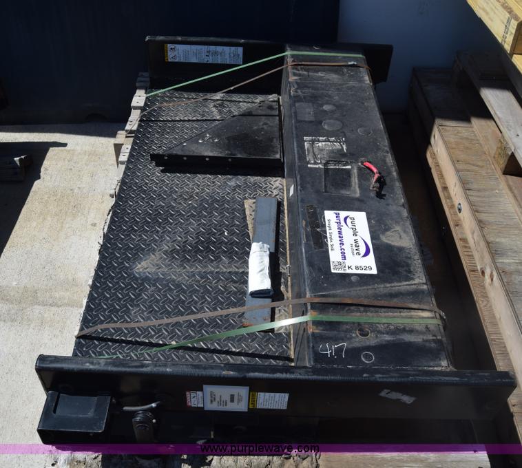 image for item K8529 Tommy Gate hydraulic lift gate