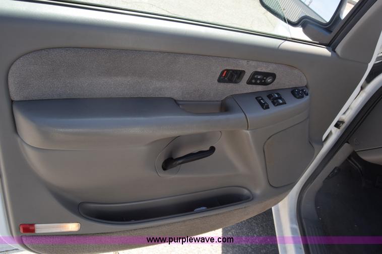 image for item K8579 2000 Chevrolet Silverado 1500 Ext. Cab pickup truck