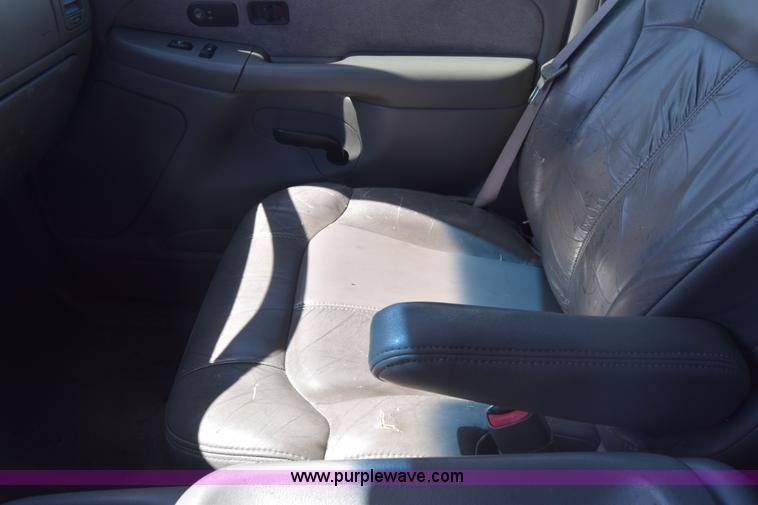 image for item K8579 2000 Chevrolet Silverado 1500 Ext. Cab pickup truck