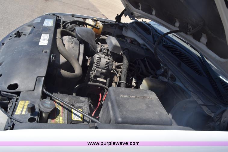 image for item K8579 2000 Chevrolet Silverado 1500 Ext. Cab pickup truck