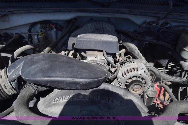 image for item K8579 2000 Chevrolet Silverado 1500 Ext. Cab pickup truck