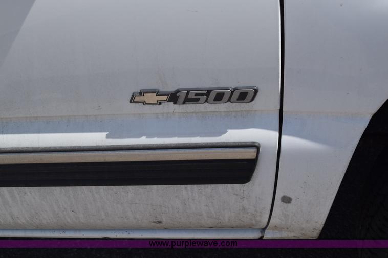 image for item K8579 2000 Chevrolet Silverado 1500 Ext. Cab pickup truck