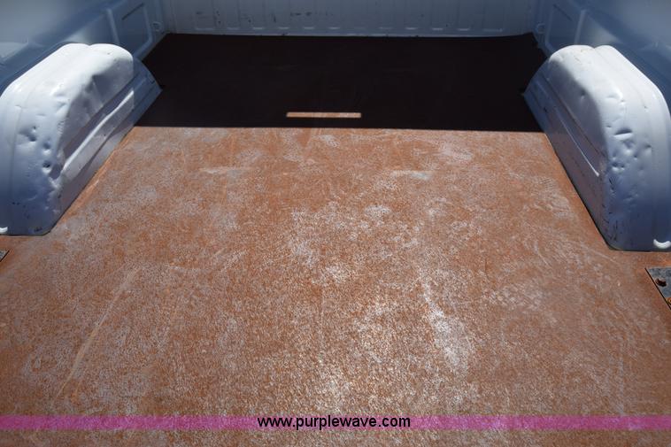 image for item K8579 2000 Chevrolet Silverado 1500 Ext. Cab pickup truck