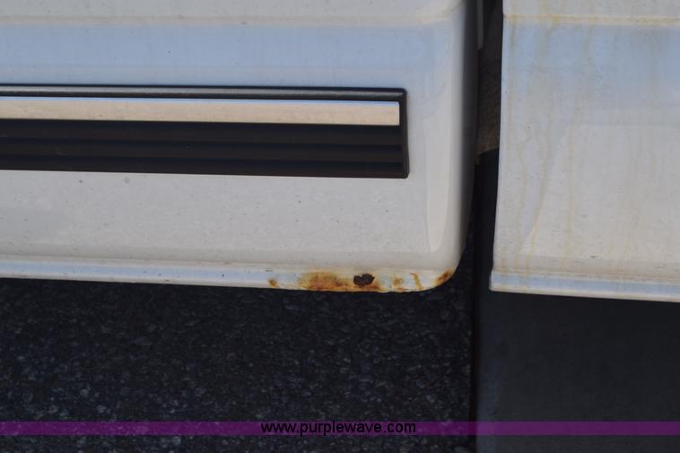 image for item K8579 2000 Chevrolet Silverado 1500 Ext. Cab pickup truck