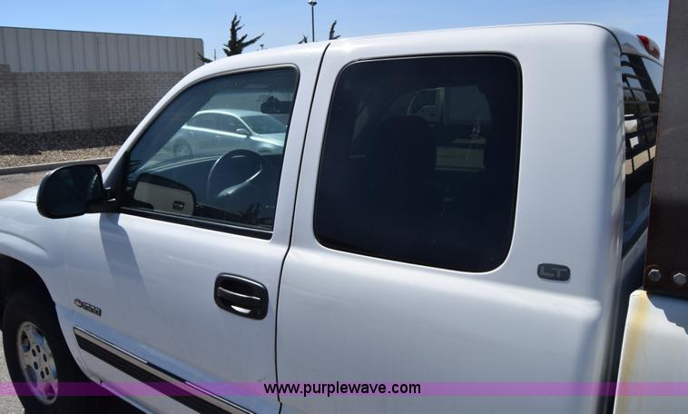 image for item K8579 2000 Chevrolet Silverado 1500 Ext. Cab pickup truck