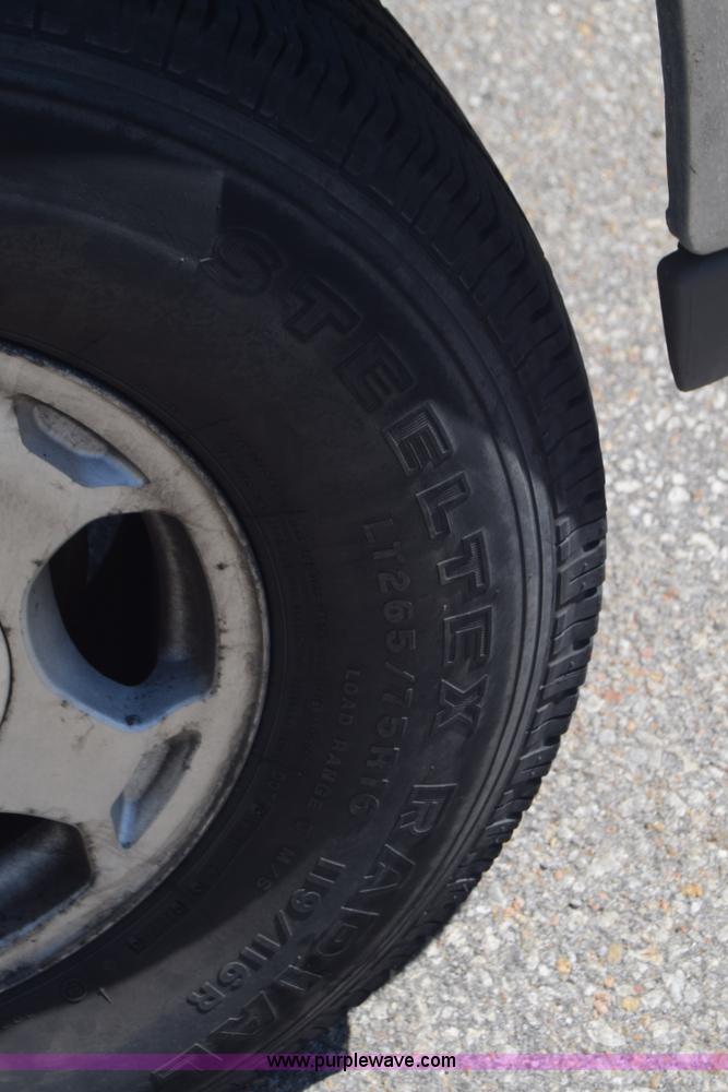 image for item K8579 2000 Chevrolet Silverado 1500 Ext. Cab pickup truck