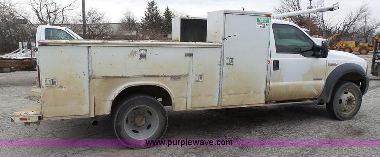 image for item L1313 2007 Ford F550 utility truck