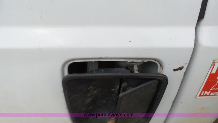 image for item L1313 2007 Ford F550 utility truck