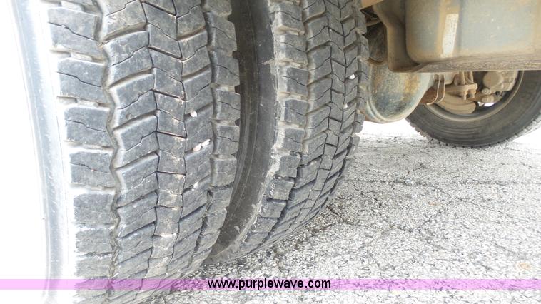 image for item L1313 2007 Ford F550 utility truck