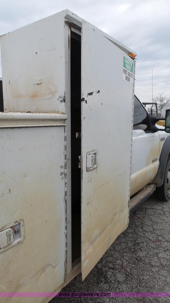 image for item L1313 2007 Ford F550 utility truck