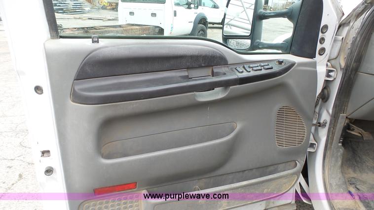 image for item L1314 2006 Ford F550 SuperCrew utility truck
