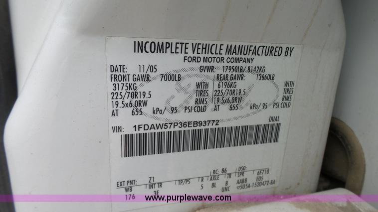 image for item L1314 2006 Ford F550 SuperCrew utility truck