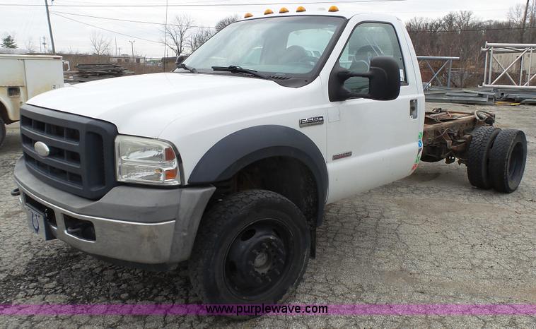 image for item L1315 2006 Ford F550 truck cab and chassis